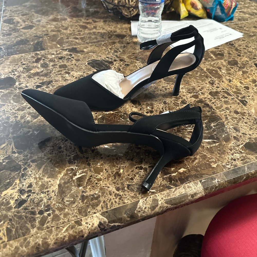 Size 10 Brand new shoes 2 1/2 to 3 inch heel for sale.